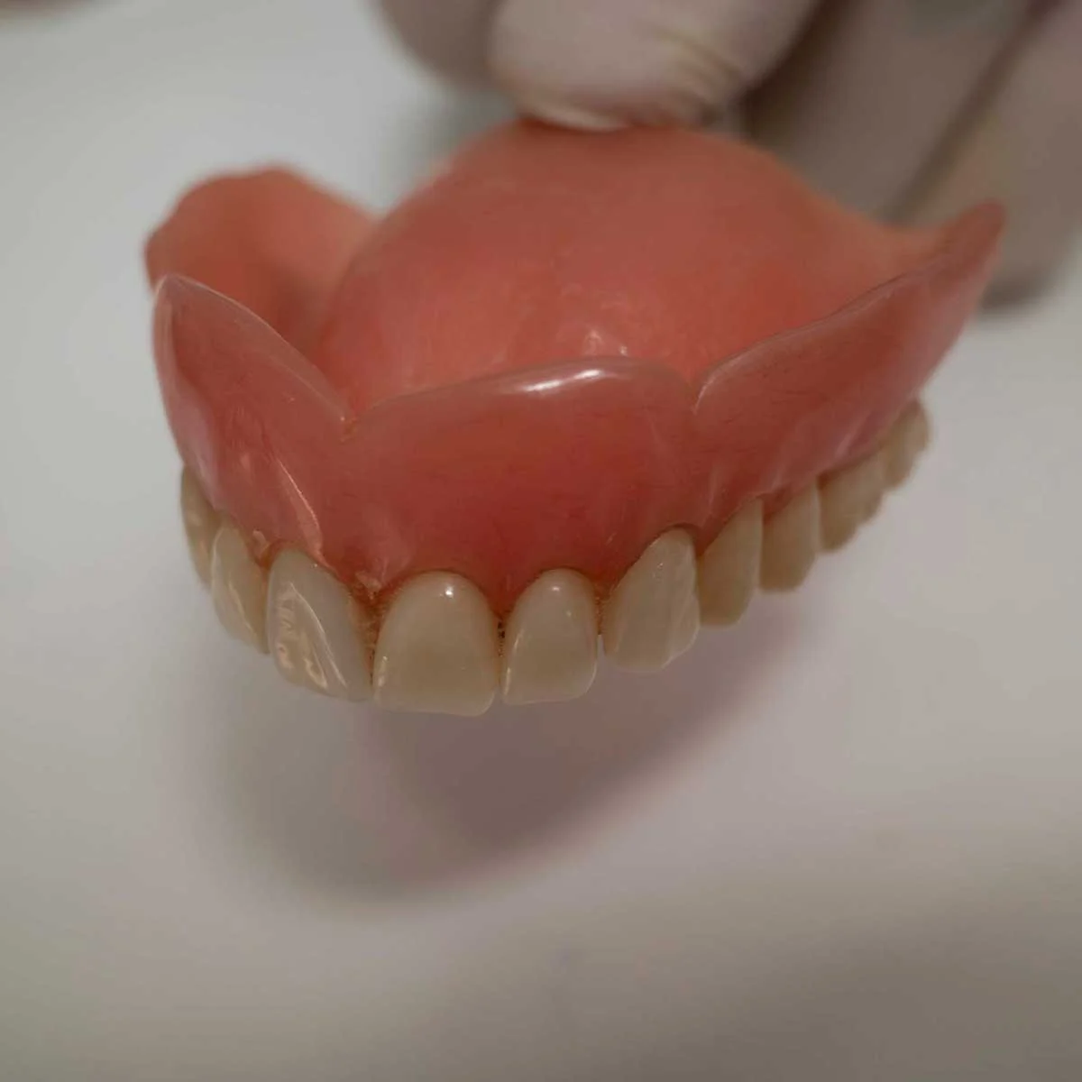 protesi per denti6 Dentiere Mobili di Ultima Generazione: Innovazioni, Tipologie e Prezzi